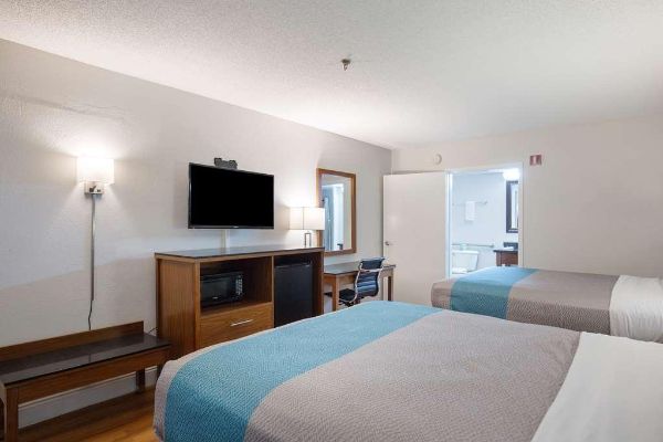 COUNTRY HEARTH INN AND SUITES (Leesburg)